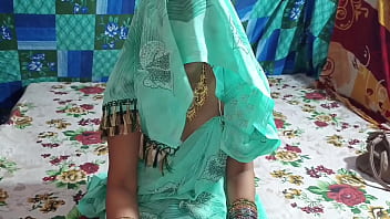 ससुर ने बहू को कमरे में बुलाकर उसकी चूत मारने का मन बनाया और बहू उसका लंड पकड़कर चीखने लगी