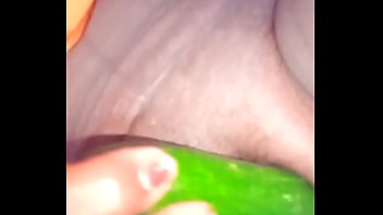 देसी भाभी को चोदने का मन कर रहा है, अब क्या करूं?