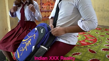 भारत की सबसे गर्म लड़की और मजबूत लड़के की जोरदार चुदाई की हिंदी आवाज़