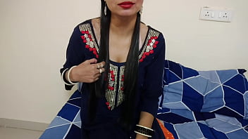 भारतीय इंदू चाची अपने भतीजे मुकुल को हिंदी ऑडियो में गंदे तरीके से बहकाना चाहती है