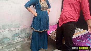 गलती से मैंने अपनी सौतेली माँ को चोद दिया, अब रोज़ उसकी चुदाई करने का मजा लेता हूँ, वो भी मेरा लंड प्यार करती है, जॉनी डार्लिंग का Xxx इंडियन रियल होममेड सेक्स वीडियो, हिंदी में गंदी बातें