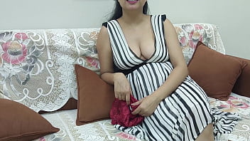 गाँव की देसी गर्लफ्रेंड की चिकनी चूत में बॉयफ्रेंड का जबरदस्त जंगली संभोग, दोस्त के कमरे में बनाया गर्मागरम Mms वीडियो