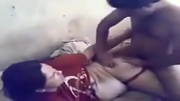 गर्म देसी जोड़े का जंगली संभोग