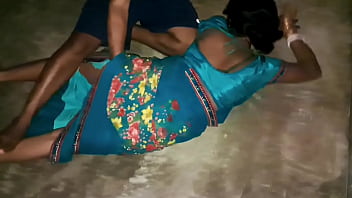 गाँव की भाभी का गर्मजोशी से भरा अश्लील सेक्स
