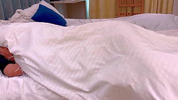 लाल टीशर्ट वाली भारतीय लड़की के बड़े बूब्स देखकर देसी बॉयफ्रेंड ने मिशनरी पोजीशन में जोरदार चोदाई की, हिंदी आवाज़ वाला एमएमएस एक्स्ट्रा एक्स एक्स पार्ट २