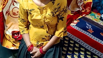 भारतीय सौतेली बहन के साथ घर के कमरे में गुदा संभोग का मजा लेता सौतेला भाई