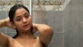 पाकिस्तानी नाबालिग लड़की के नहाते हुए अश्लील वीडियो वायरल
