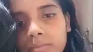 भारतीय लड़की की देसी योनी का अश्लील नंगा एमएमएस शो