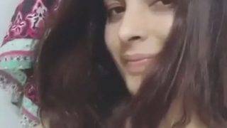 भारतीय सुंदरी का नंगा नज़ारा