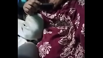 गर्म देसी पत्नी का दो मर्दों के साथ रंगीन मजा