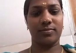 गंदे तमिल आंटी का शौचालय वीडियो, चूत धोते हुए