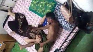 देसी गर्म माँ और कॉलेज लड़के का सेक्स स्पाई स्कैंडल