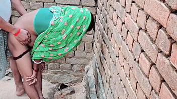 गांव की भाभी का गर्म मोबाइल वीडियो