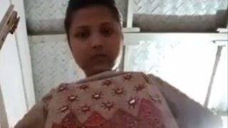 गांव की उभरी हुई मोटी गांड वाली चुदैल ने कपड़े उतारे