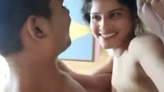 देविका भाभी के साथ गर्मजोशी भरा शारीरिक सुख
