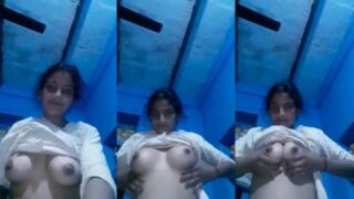 बिहारी चुदाई की रानी अपने यार को दिखाती है अपने कसे हुए मुम्मे