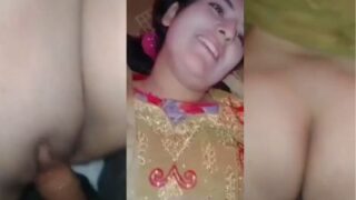মোটা ঢাকাইয়া মেয়েকে বাংলাদেশি চুদাচুদির মজা দিল এক ছোকরা
