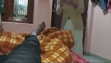 भारतीय गर्म लड़की और उसका बॉयफ्रेंड सेक्स करते हुए