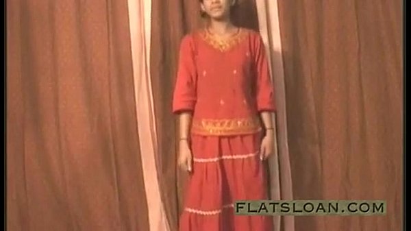 गर्म देसी लड़की का पेशाब करने का मज़ा