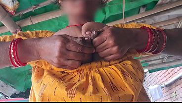 थकुर की बीवी ने नौकर के साथ मजे लिए क्योंकि थकुर का लंड छोटा था