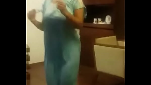 गर्म मसालेदार देसी नाच का रसीला अंदाज