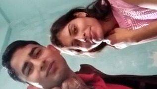कॉलेज के जोड़े बिस्तर पर मचा रहे हैं धमाल