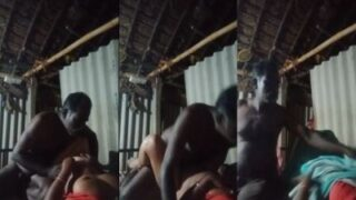 गाँव का बूढ़ा बदमाश अपने दोस्त की बीवी के साथ मजे लेता है