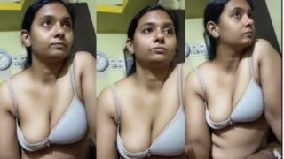 भाभी ने अपने देवर का लंड हिलाकर गाँव की पोर्न एमएमएस में मचाया धमाल