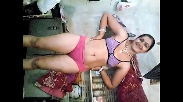 गर्म देशी मस्ती का तड़का गाना