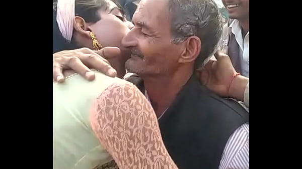 गर्म देसी चूतों और उनके कामुक चाचाओं की अश्लील कहानियाँ