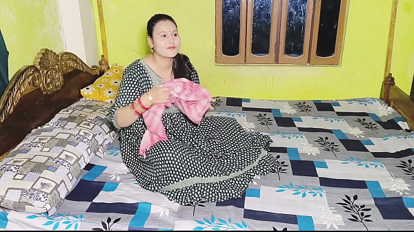 गर्म देसी मिल्फ़ ने स्टेप सन के साथ भरपूर उर्जा से की चुदाई