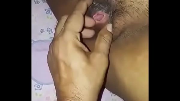 देसी जोड़ा जहाँ पत्नी दूसरे मर्द के साथ मज़े लेती है