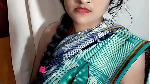 कमाल की मस्त है ये देसी गाँव की चुलबुली चिकनी चोद