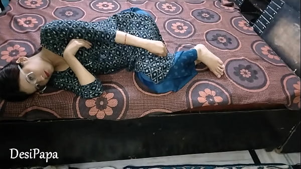 भारतीय सुंदर पत्नी के साथ प्रेम, रोमांस और उत्तेजक कठोर सेक्स