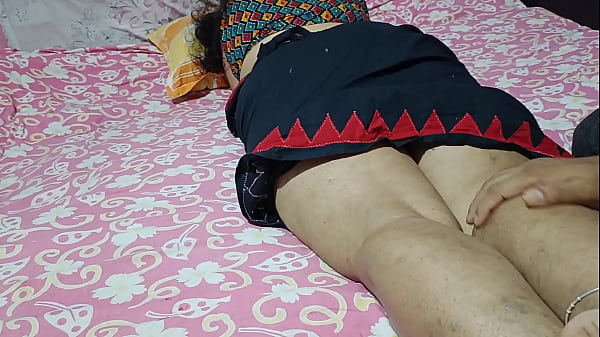 गर्म देशी भाभी श्रेया की चुदाई का नंगा नाच