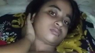 गांडूर चिकनी चूत देसी चुदाई का गर्म वीडियो