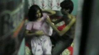 गांव के किशोर प्रेमियों का छुपा हुआ कैमरा Xxx वीडियो
