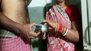 बाथरूम में गरम सास-बहू का सेक्स वीडियो