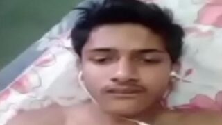 भारतीय बदमाश का स्काइप वीडियो कॉल पर गंदा एमएमएस वीडियो