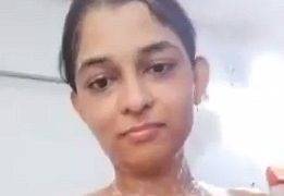 मुंबई की गर्म लड़की का नहाता हुआ वीडियो
