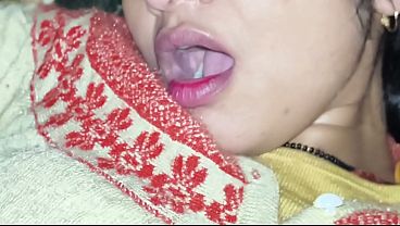 गर्म भारतीय लड़की को उसके बॉयफ्रेंड ने चोदा