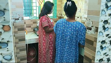 गरमा-गरम रसीली देसी भाभी की रसोई में चुदाई, जबरदस्त डिल्डो से चूत मारना