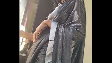 शिवानी भाभी का पति के दोस्त के साथ जंगली जवानी का मजा।