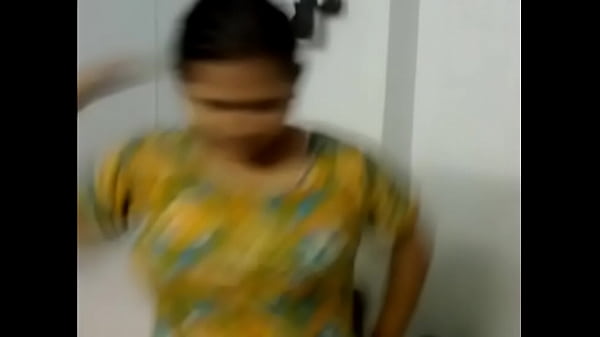 गीली देसी चुटकी नहा के बाद