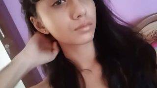 देसी लड़की का नग्न सेल्फी, जिसे देखकर लार टपके