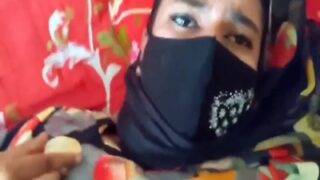 पति ने पकड़ी बीवी को बांग्लादेशी सेक्स वीडियो देखते हुए