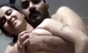 पाकिस्तानी फोरप्ले सेक्स वीडियो, गर्म और देसी अंदाज में