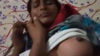 भारतीय बीवी का नंगा वीडियो वायरल, चुदाई के सीन के साथ