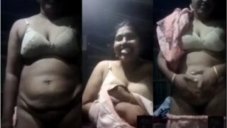 शर्मीली बड़ी छाती वाली औरत नग्न वीडियो कॉल में पूरी तरह नंगी हो गई