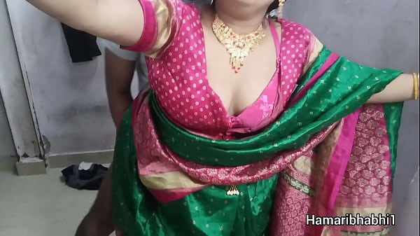 गर्म भारतीय देसी भाभी की साड़ी फाड़कर जंगली चुदाई